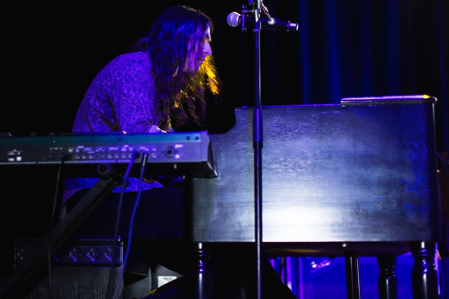 Ethan Hamlin performing live on organ and keyboard