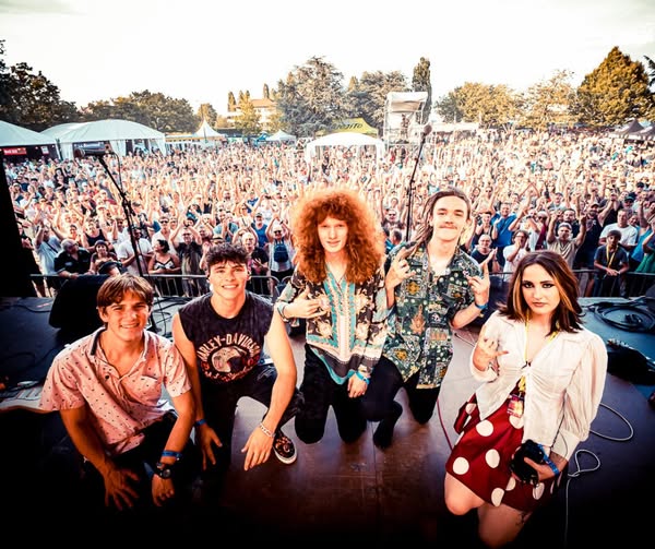 Jesse Bennett with Taj Farrant's touring band and the festival crowd in France